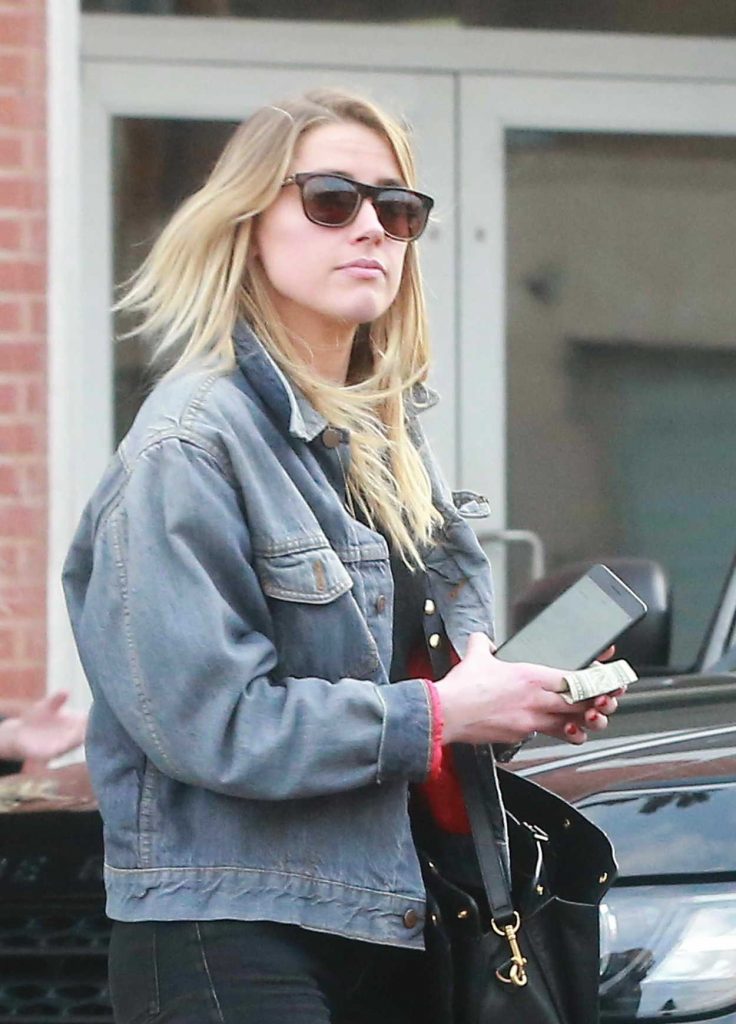 Amber Heard Was Seen Out in Los Angeles 01/15/2017-3