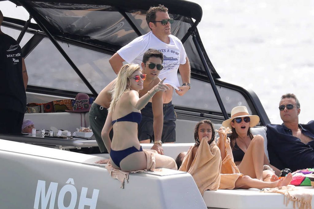 Devon Windsor in Bikini With Boyfriend at a Boat in St Barts 01/30/2017-3