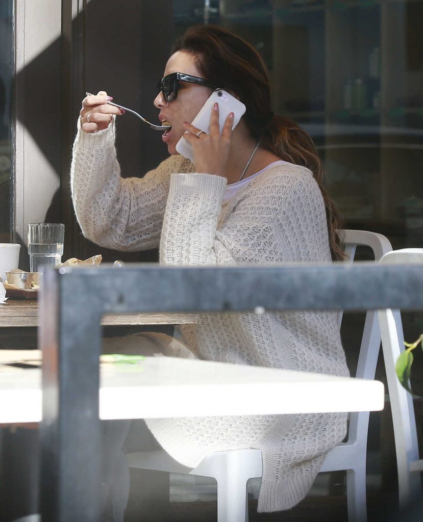 Eva Longoria Was Seen Out in Beverly Hills With Her Husband Jose Baston 01/30/2017-4