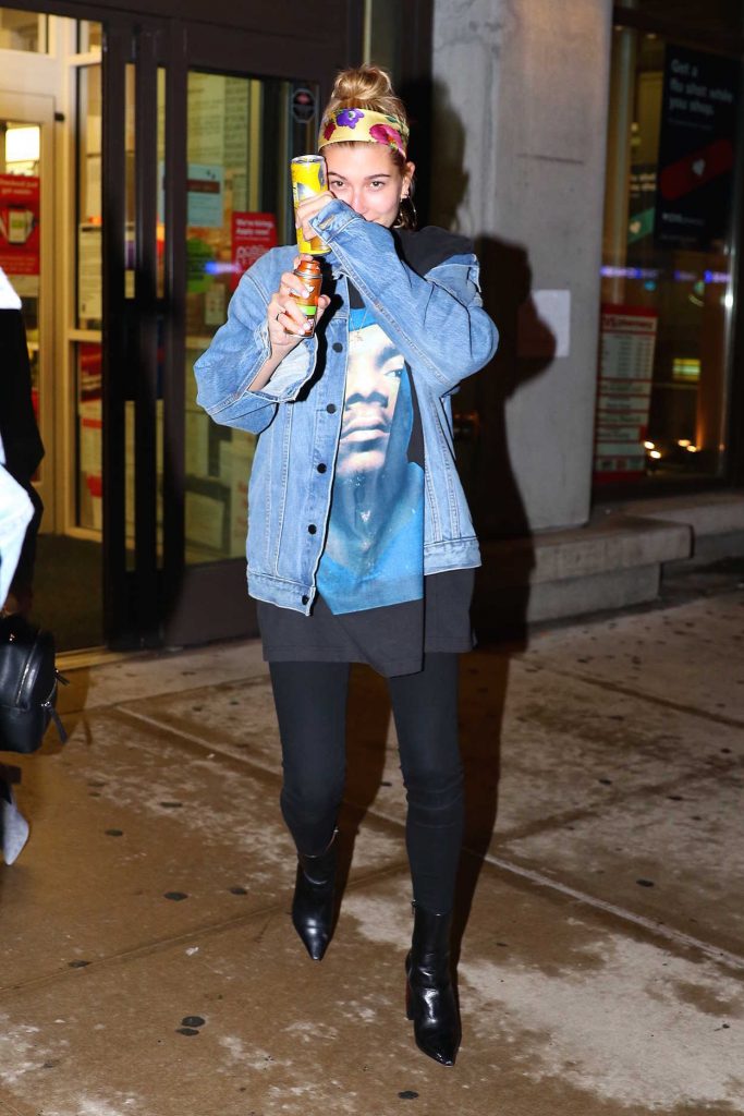 Hailey Baldwin Was Seen Out in NYC 01/12/2017-2