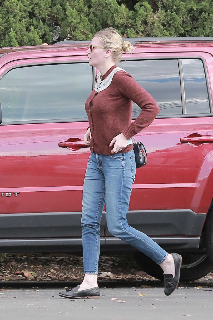 Kirsten Dunst Was Seen Out in Los Angeles 01/13/2017-5