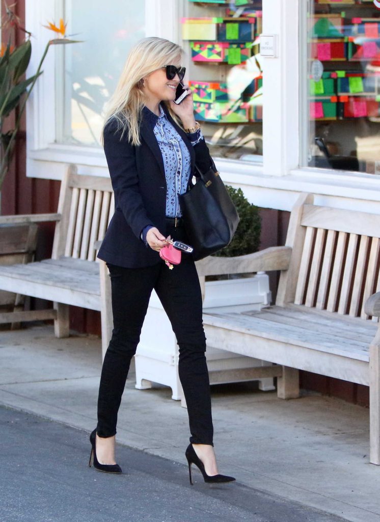 Reese Witherspoon Goes Shopping in Beverly Hills 01/27/2017-4