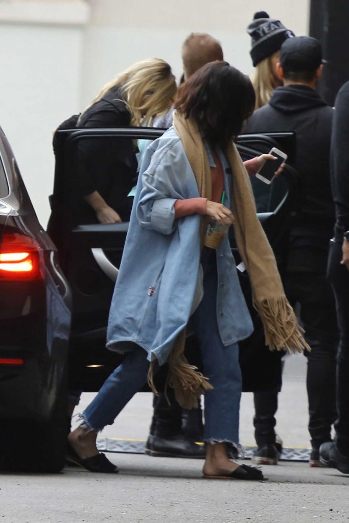 Selena Gomez Was Seen With Friends Outside of Church in West Hollywood 01/16/2017-3