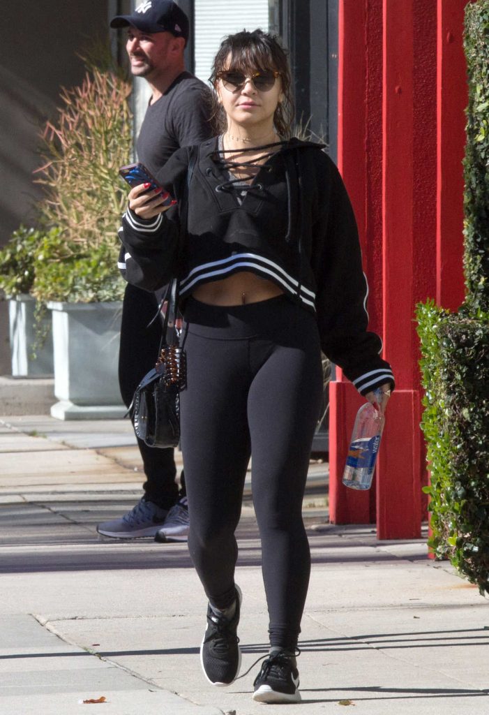Stella Hudgens Leaves the Gym in Los Angeles 01/17/2017-1