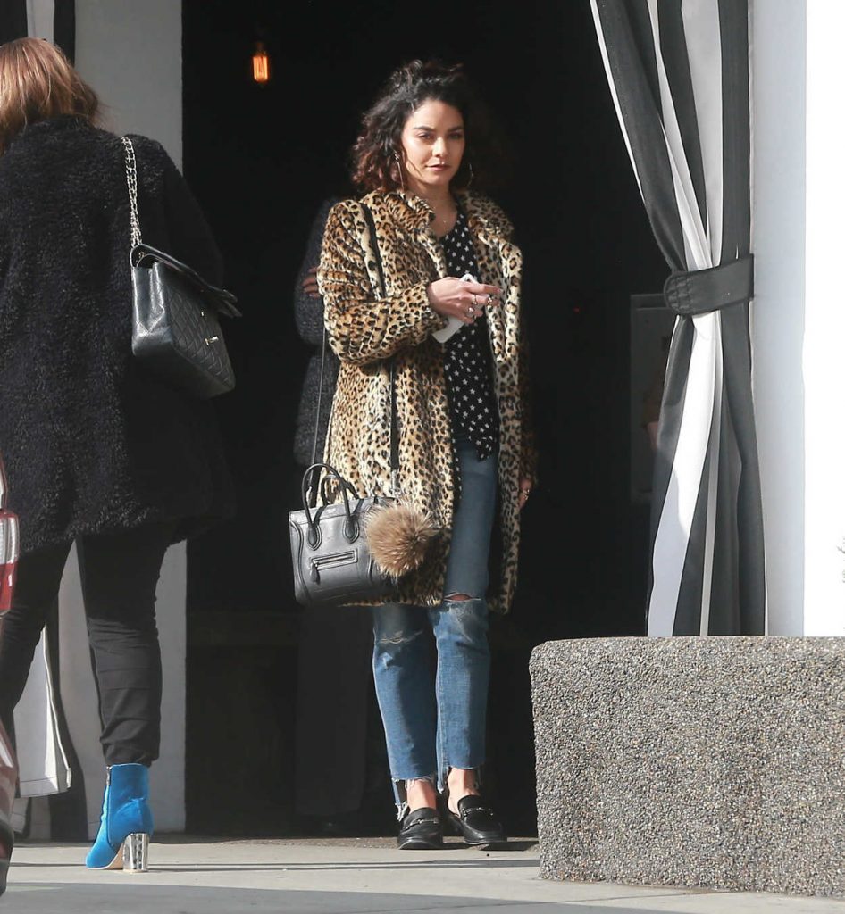 Vanessa Hudgens Was Seen Out in Los Angeles 01/15/2017-1
