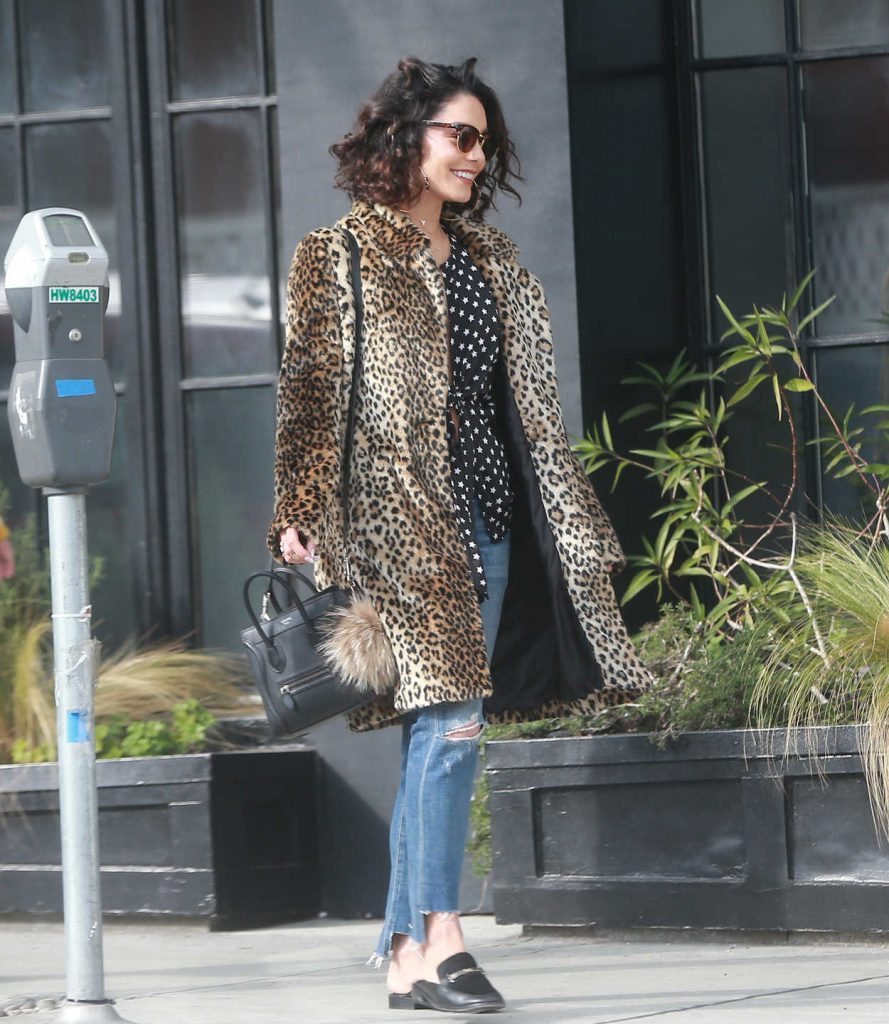 Vanessa Hudgens Was Seen Out in Los Angeles 01/15/2017-3