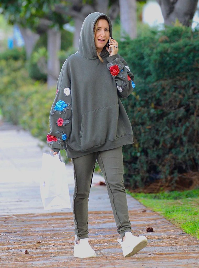 Ashley Tisdale Was Seen Out in Studio City 02/20/2017-3