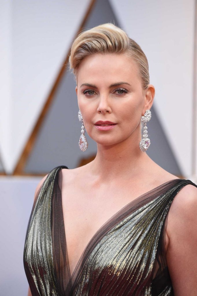 Charlize Theron at the the 89th Annual Academy Awards in Hollywood 02/26/2017-5