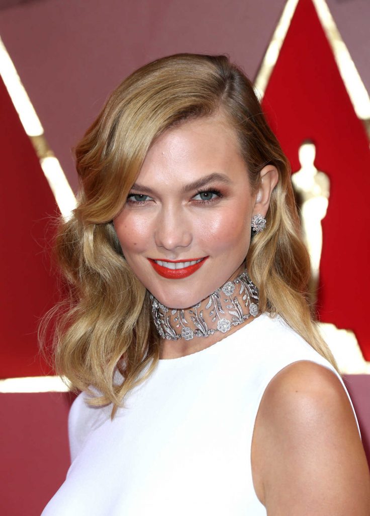 Karlie Kloss at the the 89th Annual Academy Awards in Hollywood 02/26/2017-5