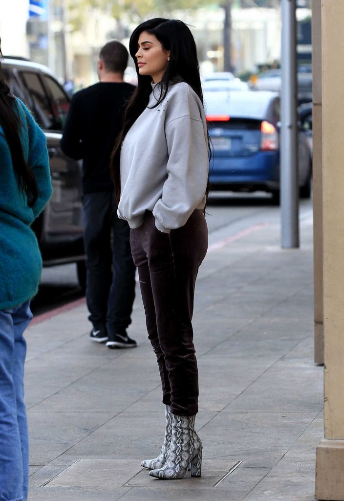 Kylie Jenner Was Seen Out in Beverly Hills 02/01/2017-2