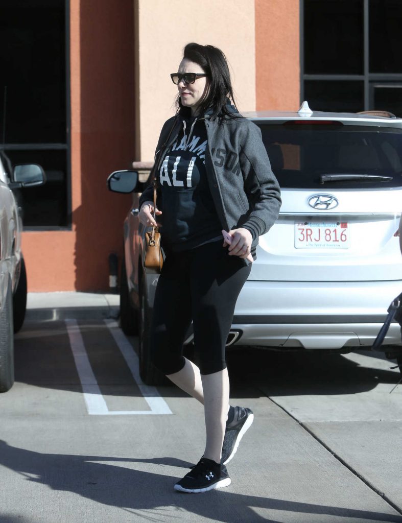 Laura Prepon Walks Out of Bank of America in Los Angeles 02/15/2017-2