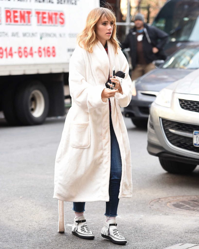 Suki Waterhouse Was Seen Out in New York City 02/03/2017-3