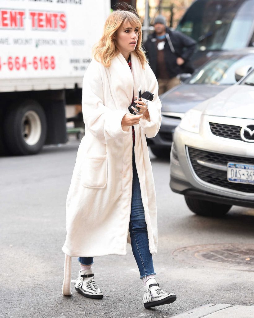Suki Waterhouse Was Seen Out in New York City 02/03/2017-4