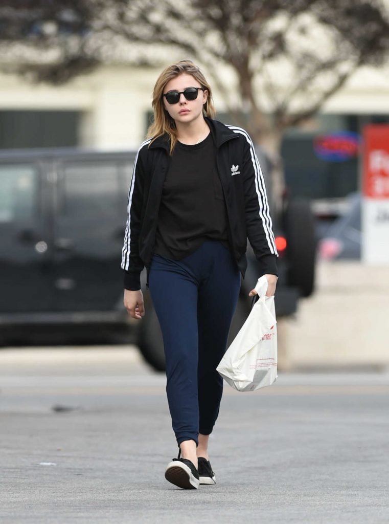 Chloe Grace Moretz Goes Shopping Out in LA 03/05/2017-1