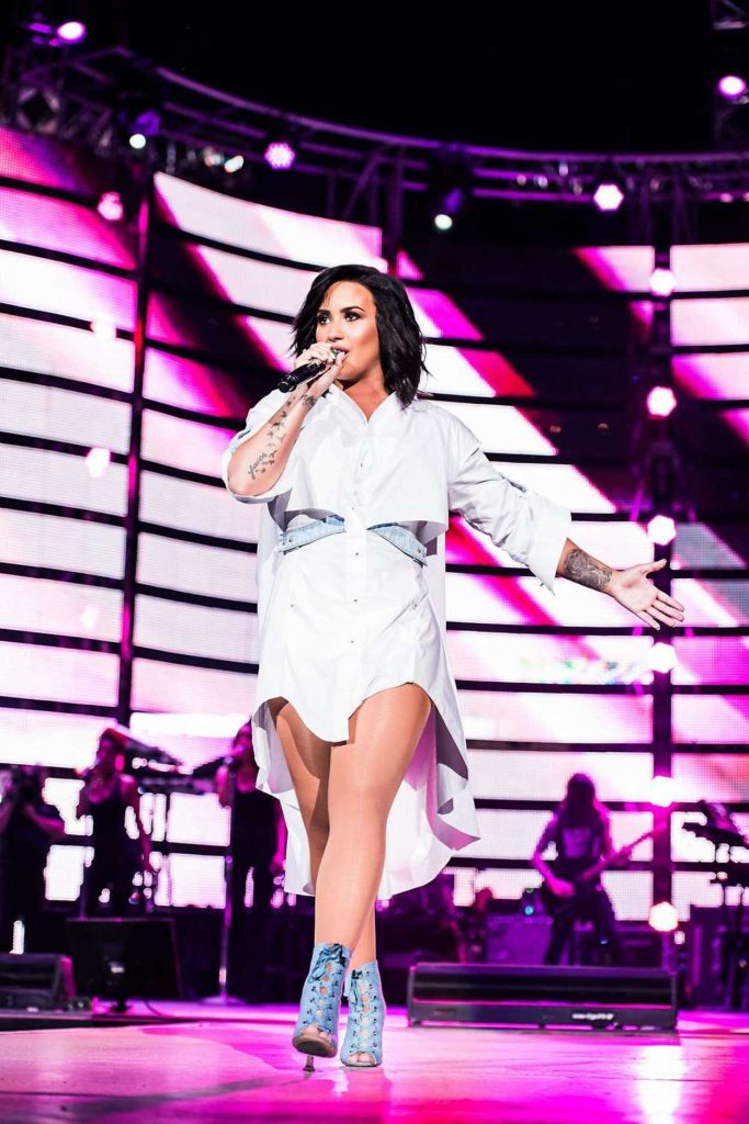 Demi Lovato Performes at the Houston Livestock Show and Rodeo in Houston 03/14/2017-1
