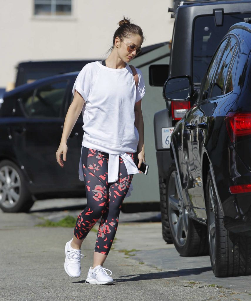 Minka Kelly Leaves the Gym in Los Angeles 03/23/2017-2