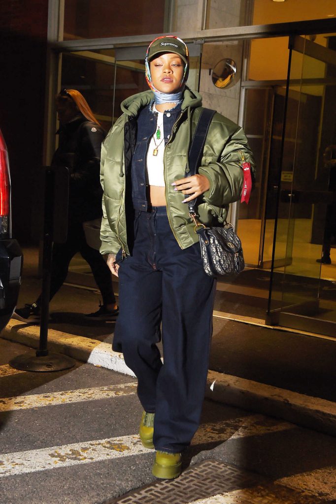 Rihanna Was Seen Out in Manhattan, New York 02/23/2017-3