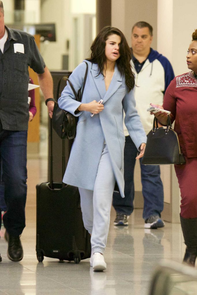 Selena Gomez Was Seen at Airport in Atlanta 03/01/2017-3