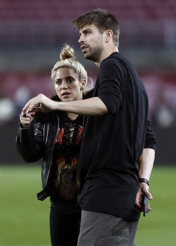Shakira Was Spotted With Her Husband Gerard Pique at Camp Nou Stadium in Barcelona 03/08/2017-3