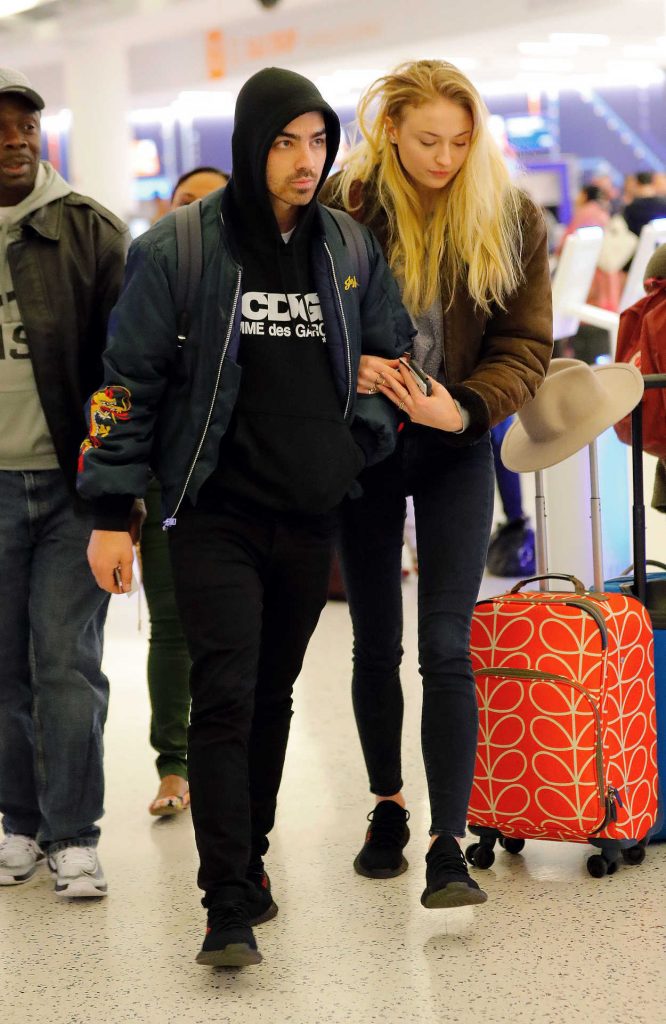 Sophie Turner Arrives in NYC With Her Boyfriend Joe Jonas 03/06/2017-3