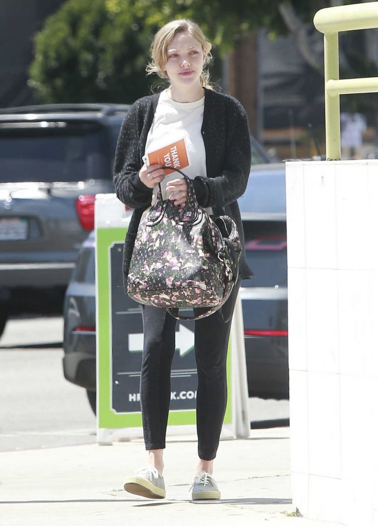 Amanda Seyfried Out for a Coffee in LA 04/13/2017-1
