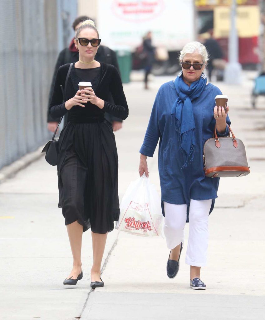 Candice Swanepoel Was Seen With Her Mother Out in New York City 04/04/2017-2