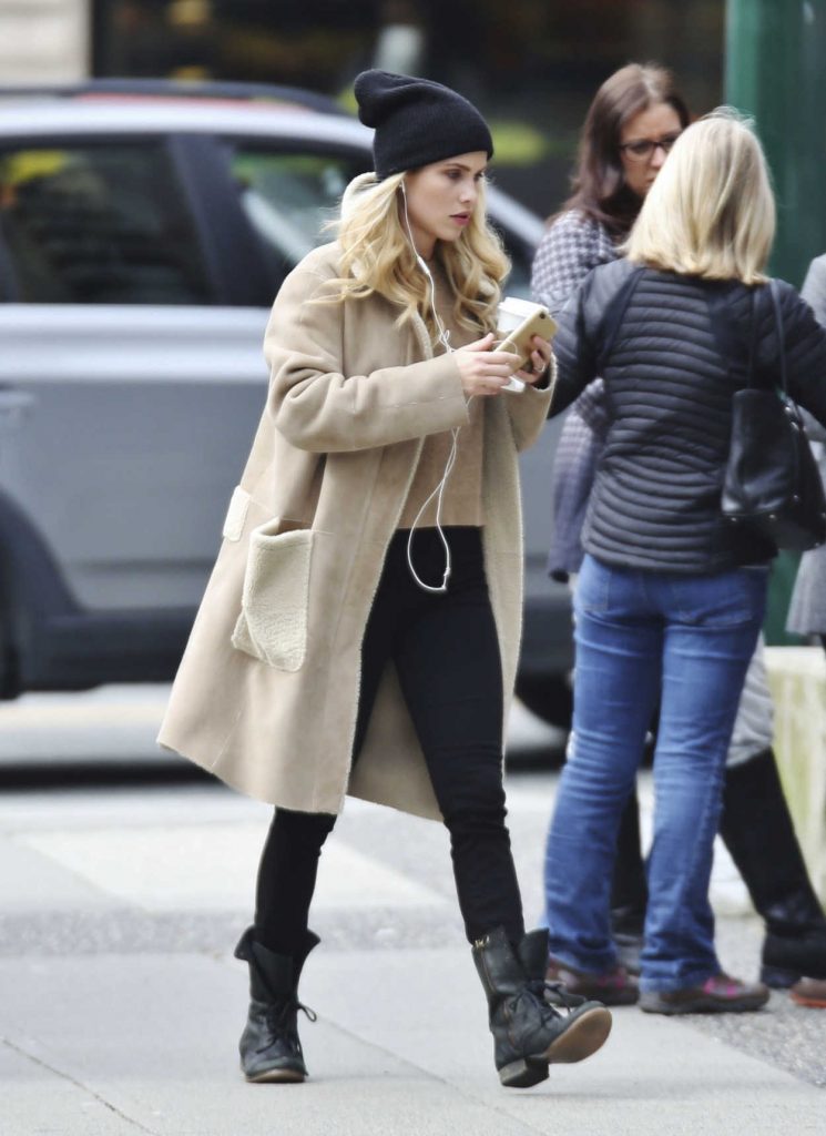 Claire Holt Gets a Starbucks in Vancouver 04/04/2017-1