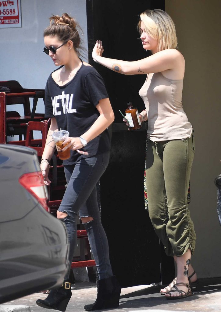 Paris Jackson Was Seen Out in Los Angeles 04/03/2017-4