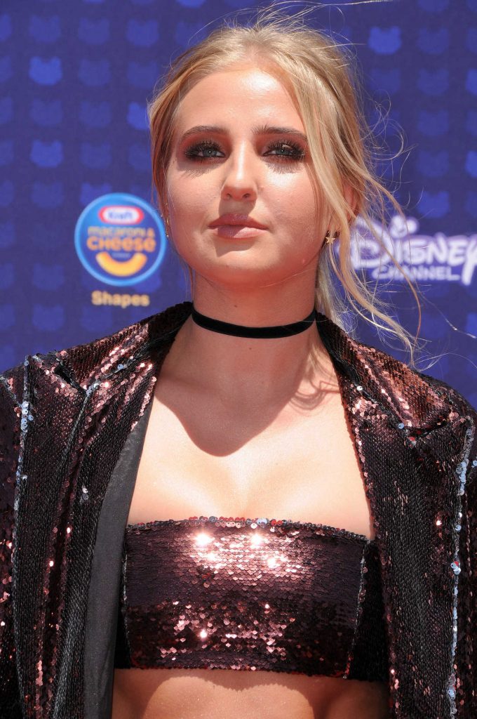 Veronica Dunne at the 2017 Radio Disney Music Awards in Los Angeles 04/29/2017-2