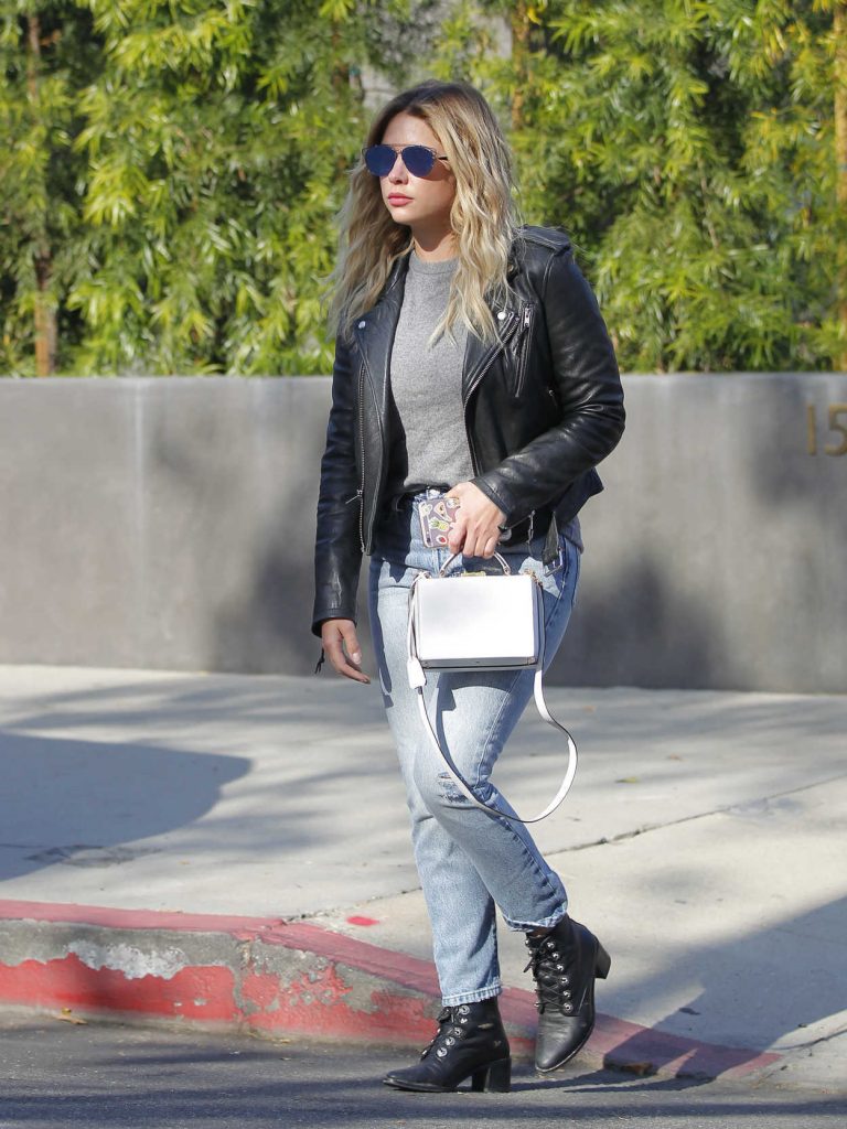 Ashley Benson Was Seen Out in Beverly Hills 05/09/2017-4