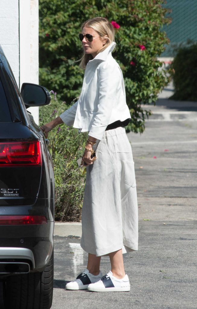 Gwyneth Paltrow Was Seen Out in Los Angeles 05/18/2017-5