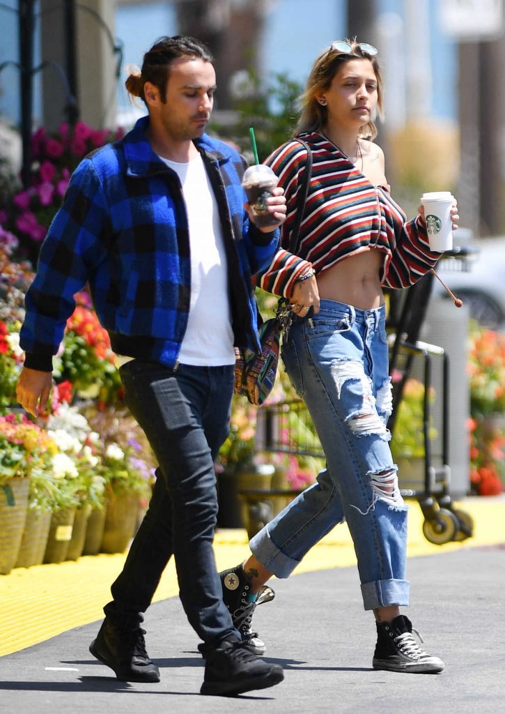Paris Jackson Grabs a Cup of Coffee from Starbucks in Malibu 05/17/2017-2