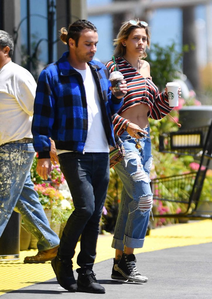 Paris Jackson Grabs a Cup of Coffee from Starbucks in Malibu 05/17/2017-3