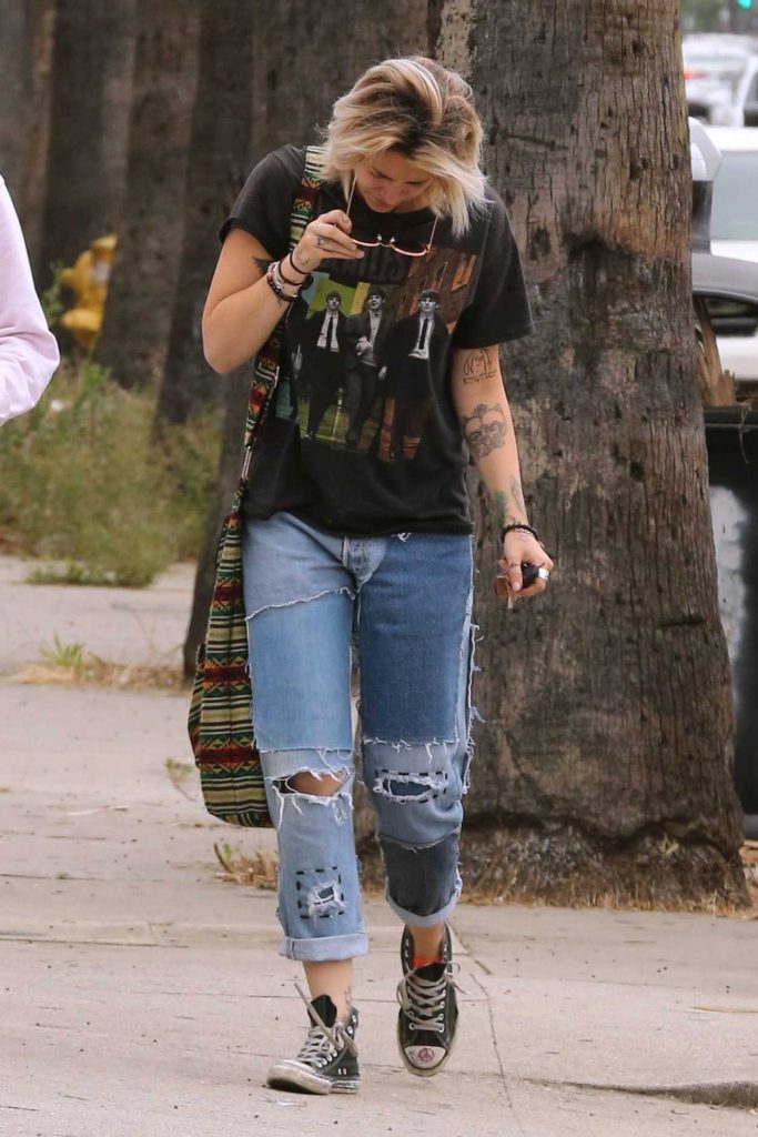 Paris jackson Was Seen Out in Los Angeles 05/09/2017-4