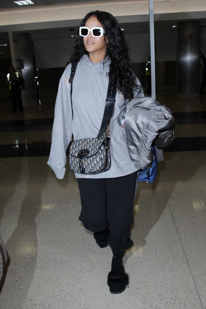 Rihanna at LAX Airport in Los Angeles 05/05/2017-3