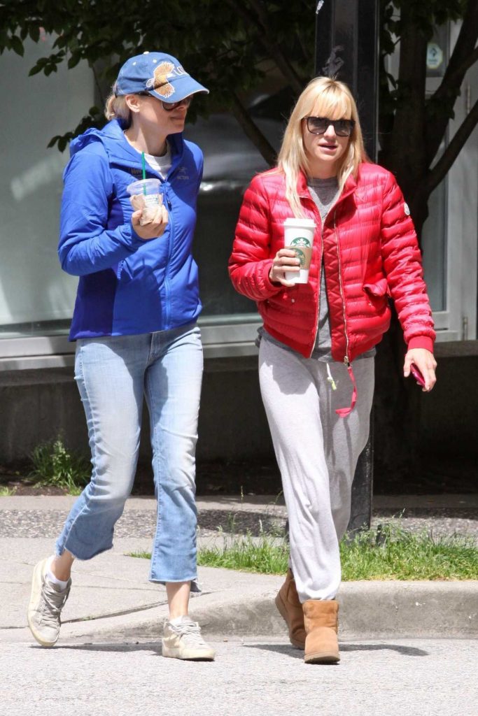 Anna Faris Was Seen Out in Vancouver 06/17/2017-4