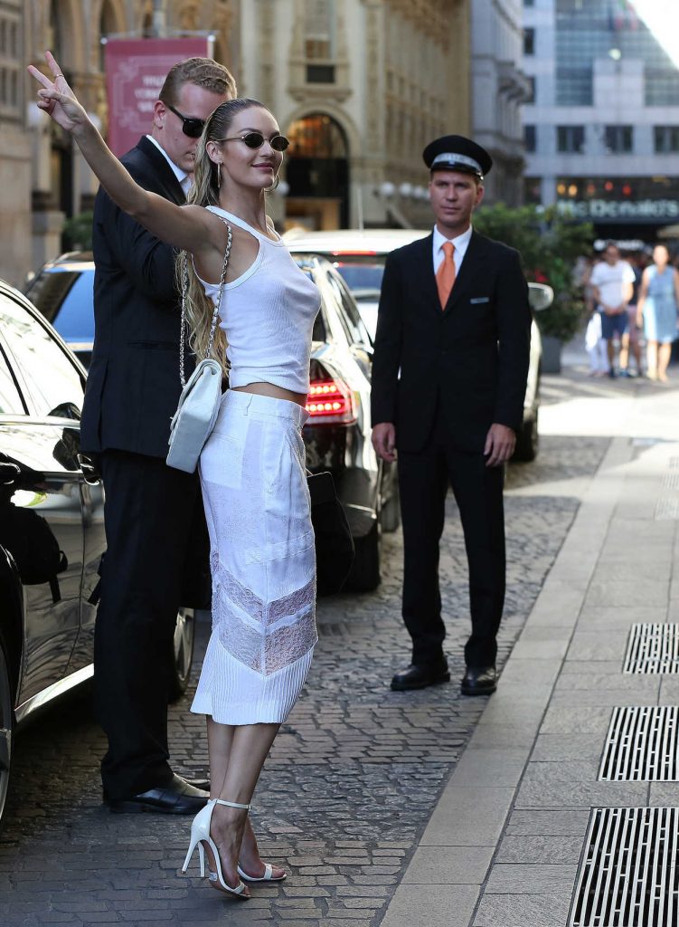 Candice Swanepoel Was Seen Out in Milan 06/17/2017-4