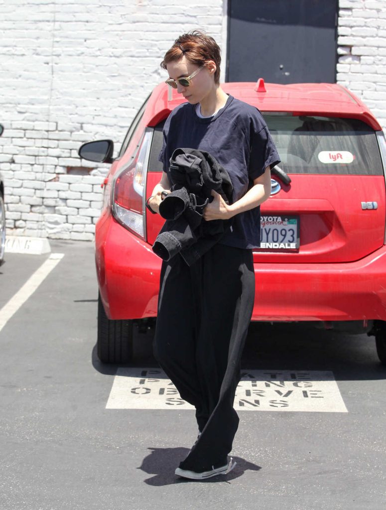 Rooney Mara Was Seen Out in Los Angeles 06/13/2017-3