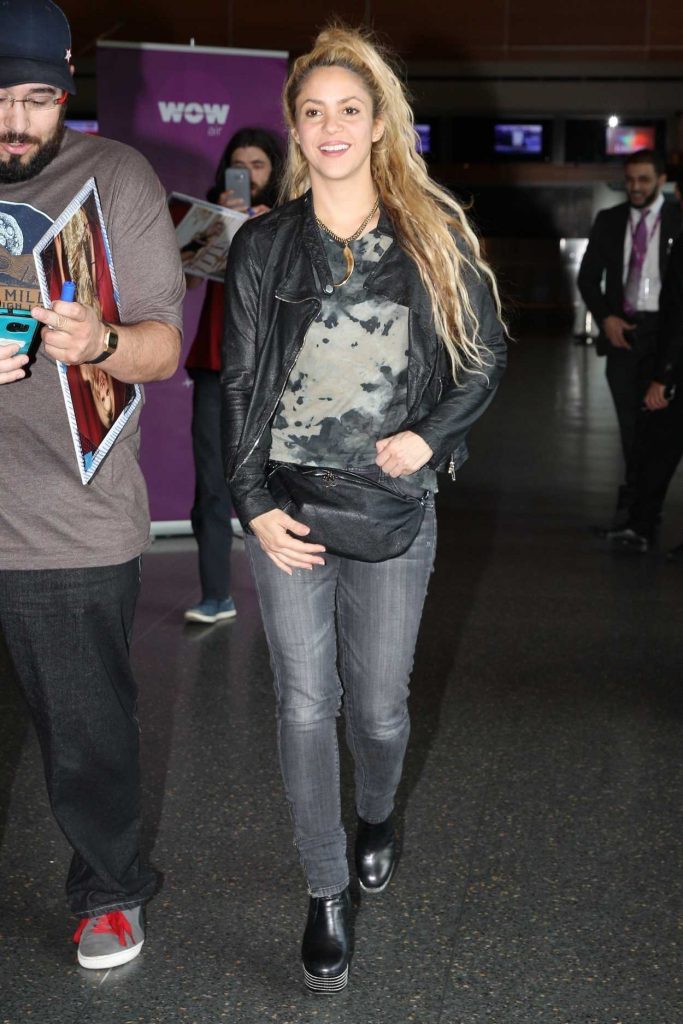 Shakira Was Seen at the Airport in Boston 06/03/2017-1