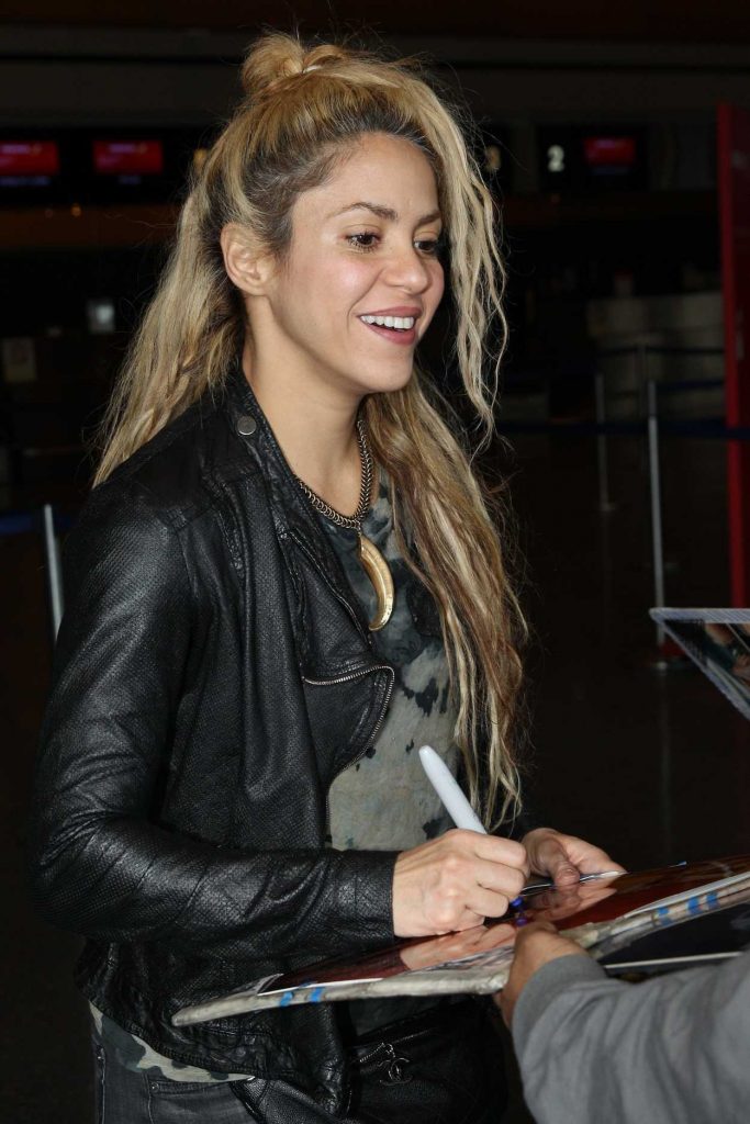 Shakira Was Seen at the Airport in Boston 06/03/2017-5