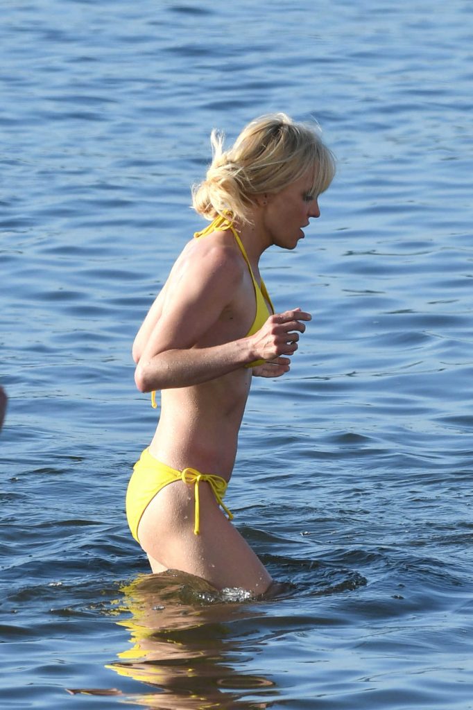 Anna Faris in a Yellow Bikini on the Set of Overboard in Vancouver 06/28/2017-2