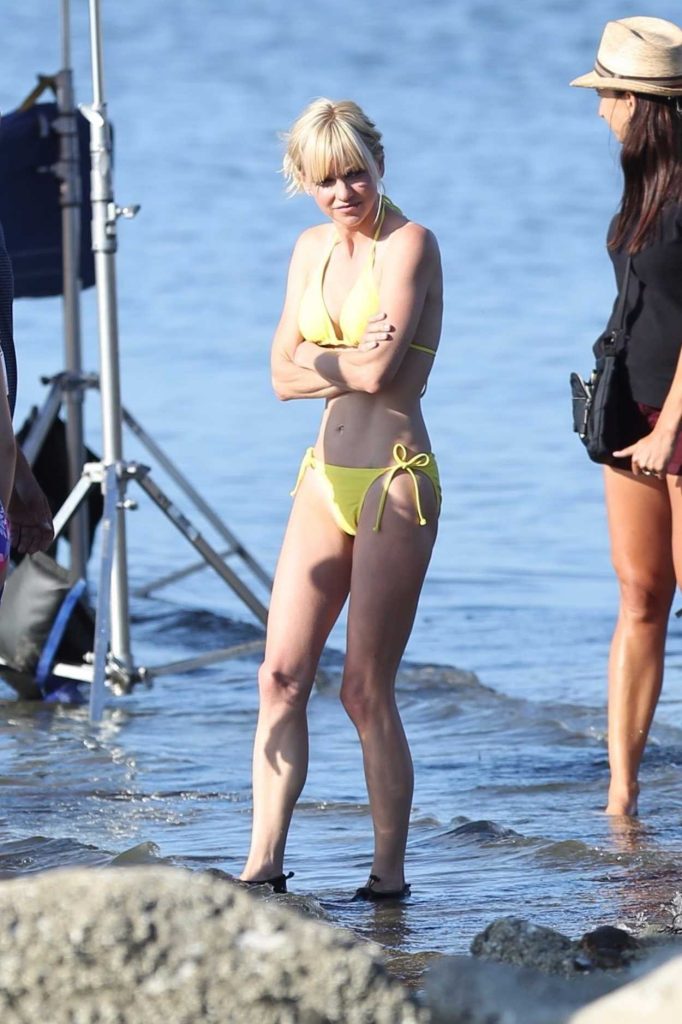 Anna Faris in a Yellow Bikini on the Set of Overboard in Vancouver 06/28/2017-3