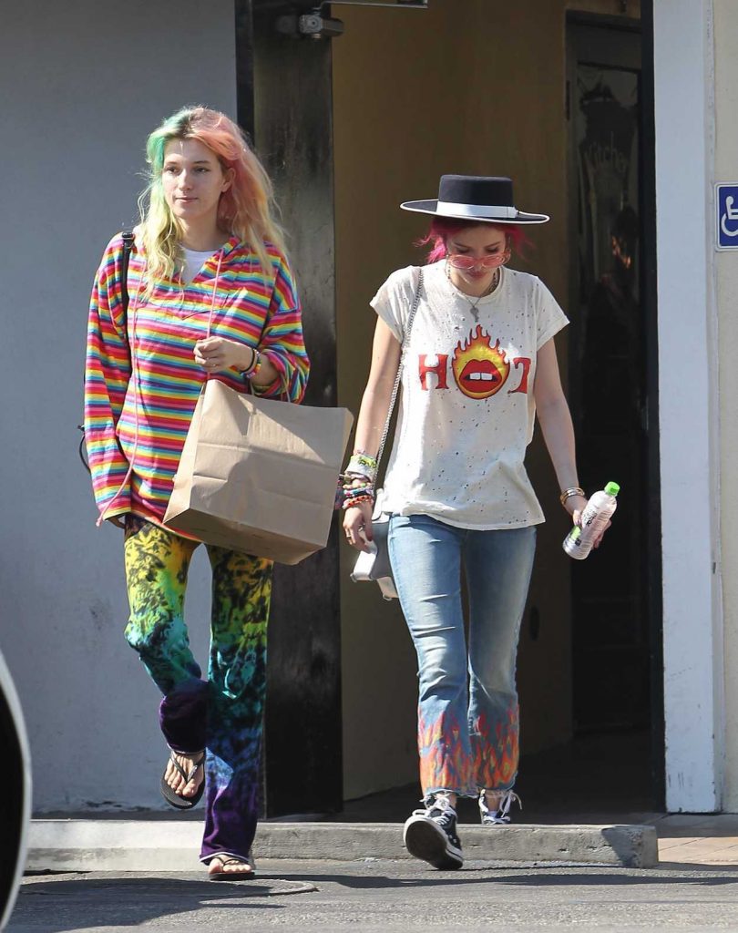 Bella Thorne Grabs Lunch With Her Sister at Sweet Butter in Studio City 07/05/2017-3