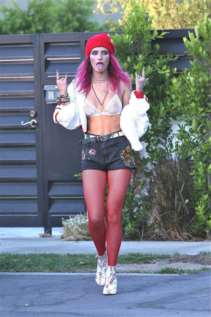 Bella Thorne Was Seen Out in Los Angeles 07/26/2017-1
