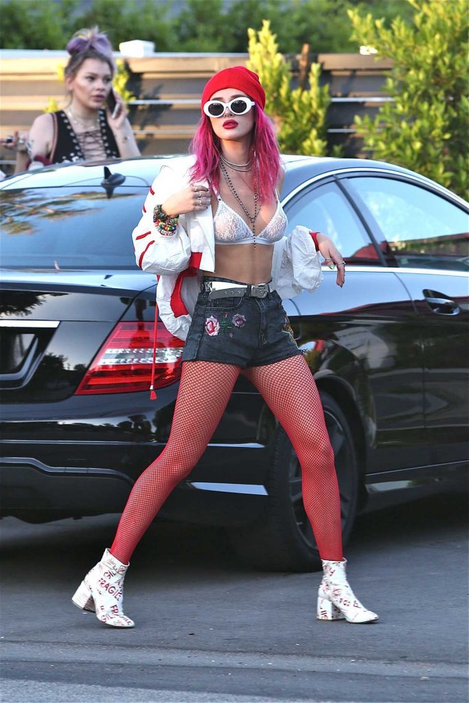 Bella Thorne Was Seen Out in Los Angeles 07/26/2017-2