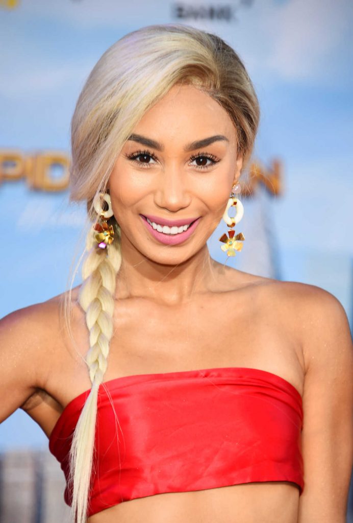 Eva Gutowski at the Spider-Man: Homecoming Premiere in Hollywood 06/28/2017-5