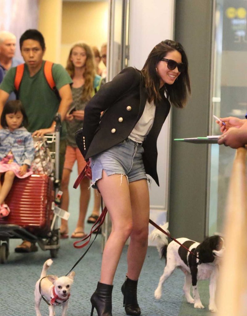 Olivia Munn Was Seen in Vancouver With Her Dogs 07/30/2017-3