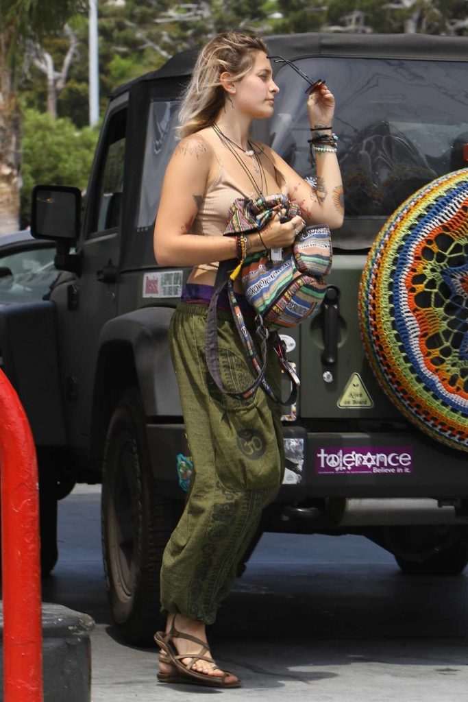 Paris Jackson Was Seen at the Gas Station in Malibu 07/09/2017-3