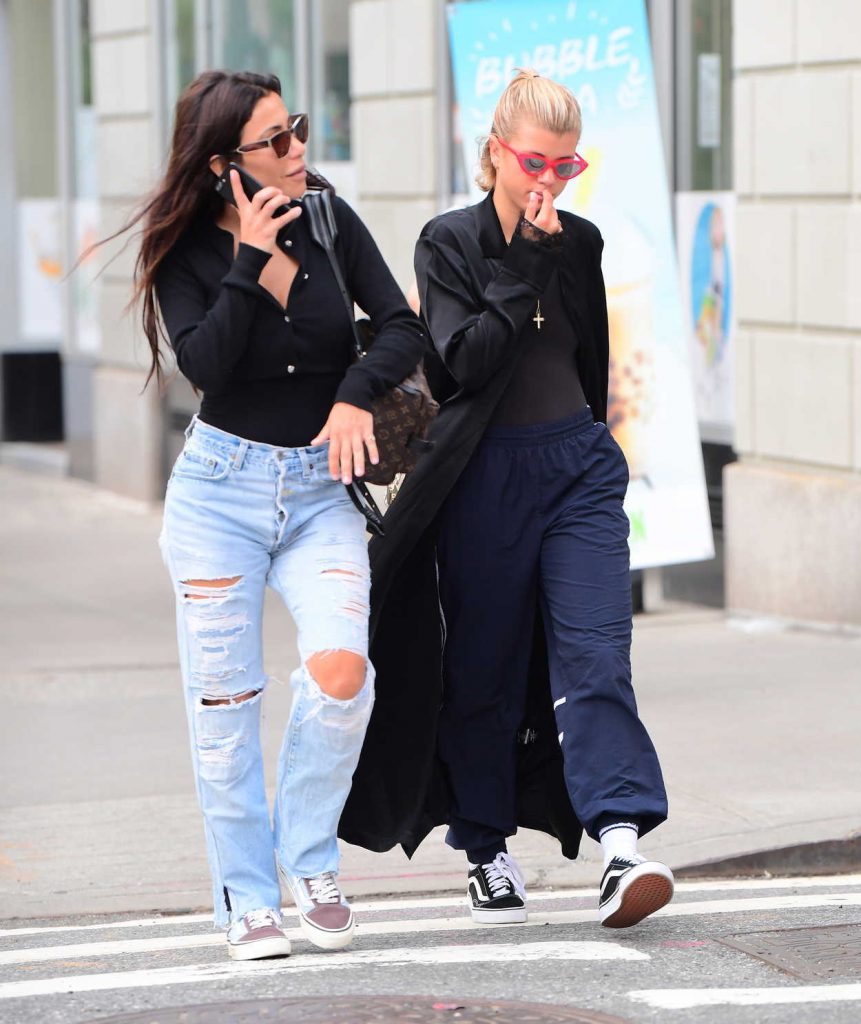 The 18-year-old model Sofia Richie was seen out in NYC.-3