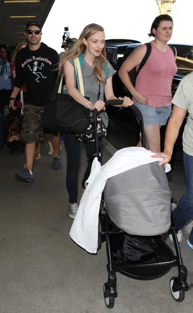 Amanda Seyfried Arrives at LAX Airport in LA With Her Husband Thomas Sadoski 08/22/2017-2